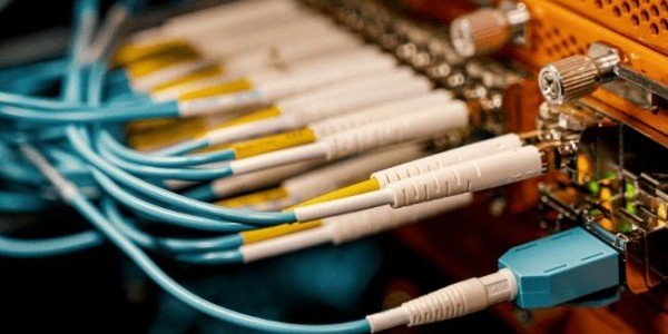  Vantagens da Fibra Óptica: Por Que a Shift Telecom é a Escolha Certa em Salvador